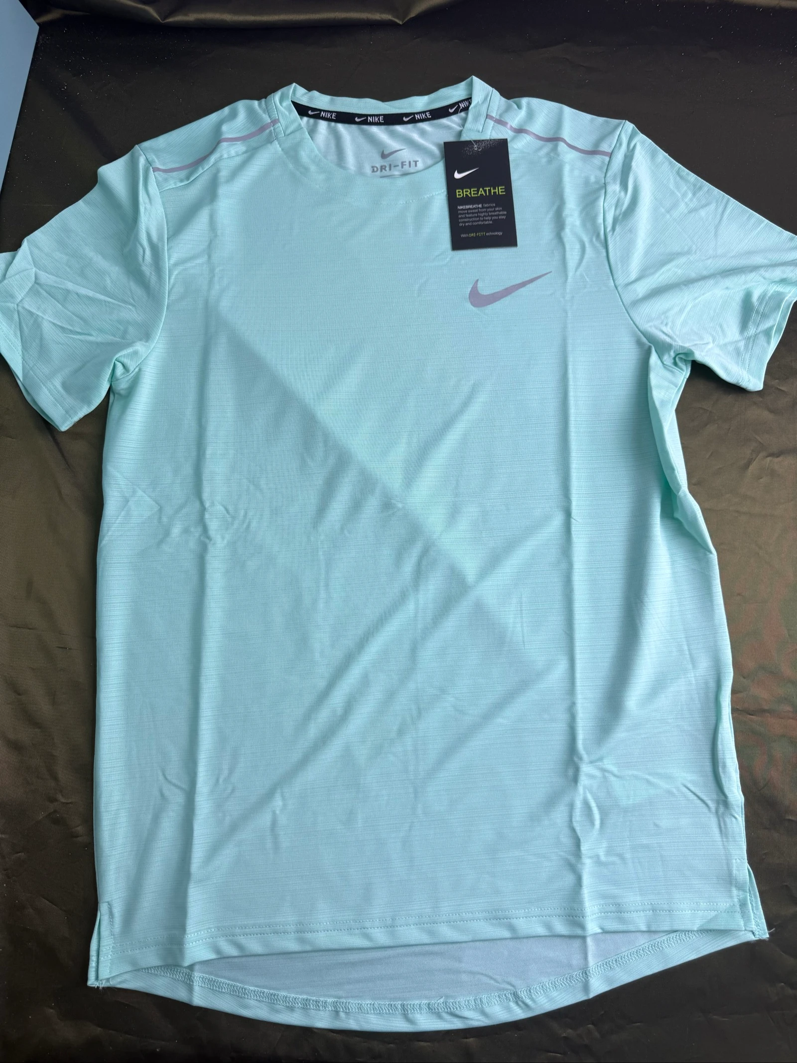 Ensemble T-shirt et short de sport Nike Dri-FIT Breathe pour hommes – Vert menthe – Neuf – photo 2